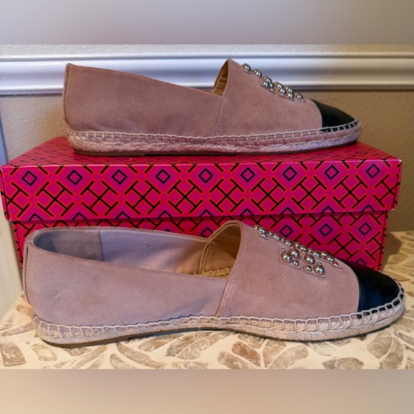 Tory Burch pearl logo cap toe leather and suede espadrille. Size 9.5. EUC - Picture 7 of 9